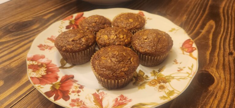 cinnamon applesauce muffins